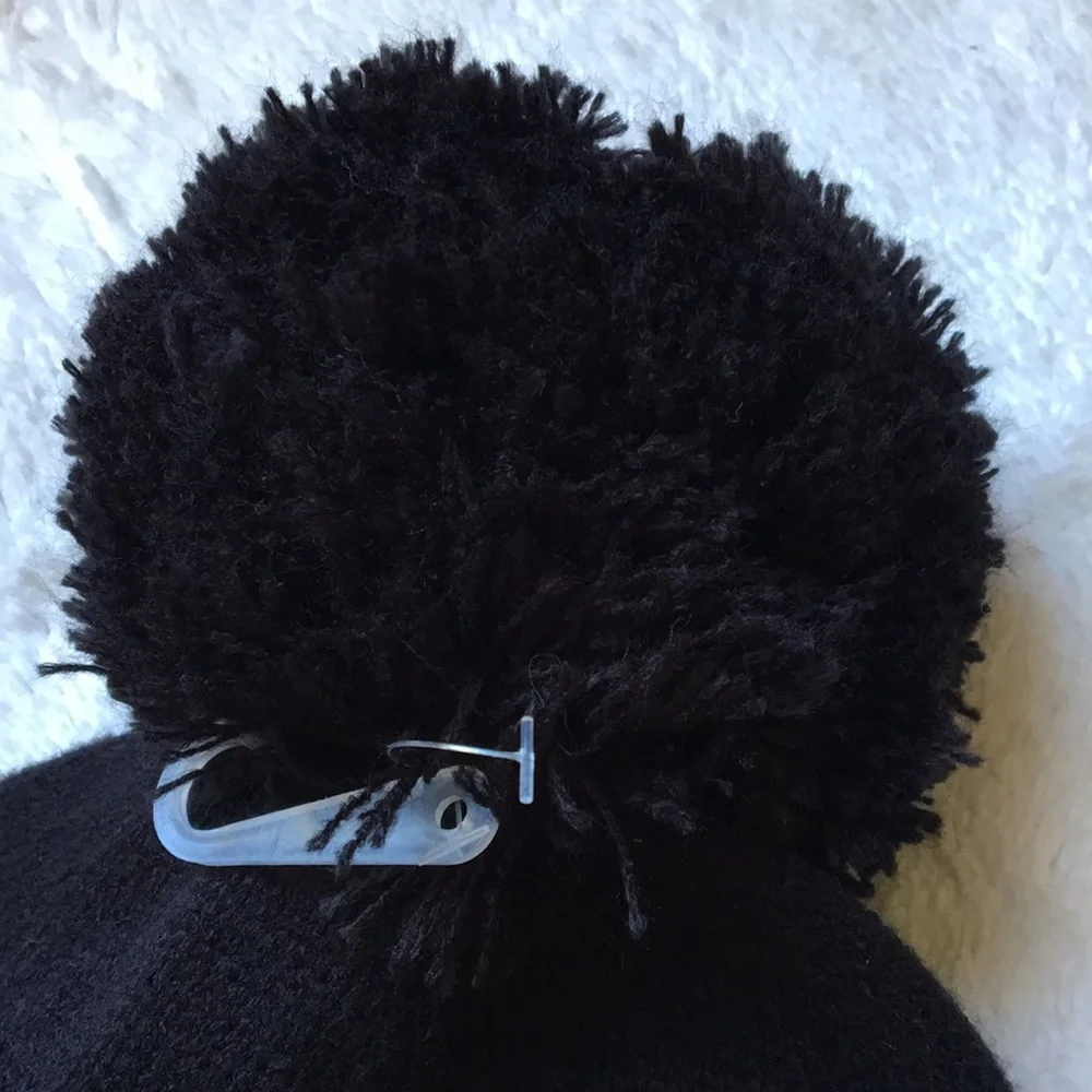 🚖Kate Spade Taxi! Speech Bubble 🚖 Beanie NWT black + black pompom